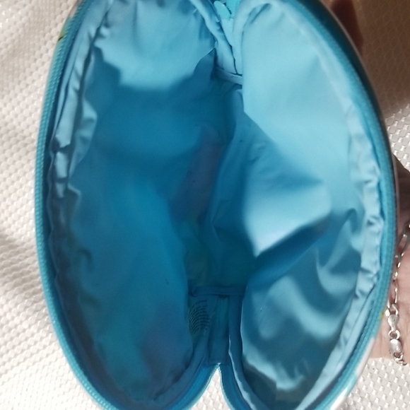 NICK & NORA FLAMINGO HOLIDAY COSMETIC CASE - Picture 7 of 8